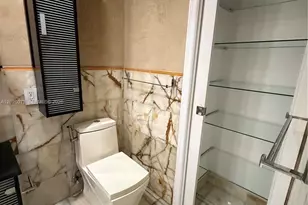 8430 NW 8th St, Miami, FL 33126 - Photo 33
