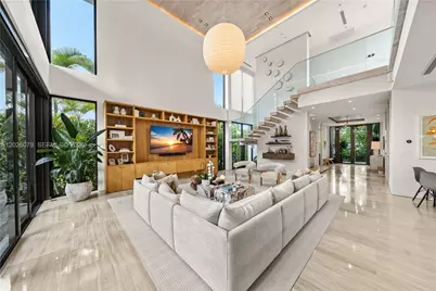 5061 N Bay Rd, Miami Beach, FL 33140 - Photo 5
