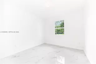 2209 SE 30th St, Homestead, FL 33035 - Photo 9