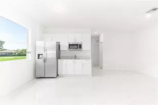 2209 SE 30th St, Homestead, FL 33035 - Photo 5