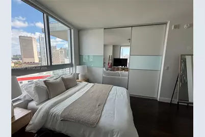 90 SW 3rd St #1705, Miami, FL 33130 - Photo 7