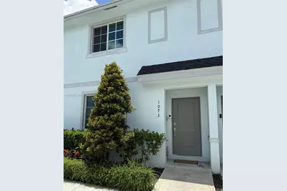 1073 NW 5th St #1073, Florida City, FL 33034 - Photo 1
