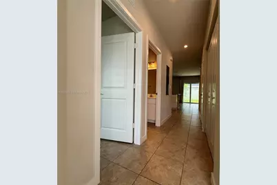 1073 NW 5th St #1073, Florida City, FL 33034 - Photo 3