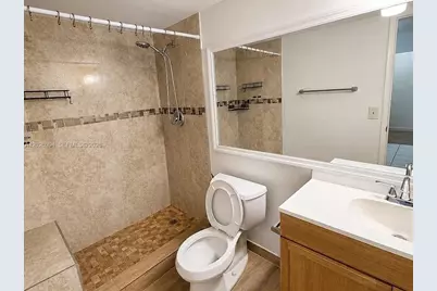 10282 NW 9th St Cir #206, Miami, FL 33172 - Photo 9