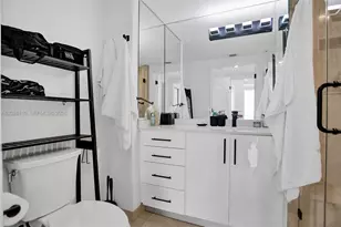 2000 Island Blvd, Aventura, FL 33160 - Photo 15