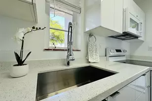 417 SE 14th Ct, Fort Lauderdale, FL 33316 - Photo 5
