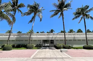 2899 Collins Ave, Miami Beach, FL 33140 - Photo 31