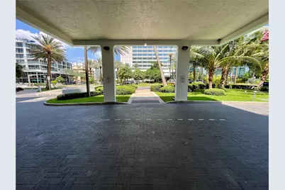 2899 Collins Ave #424, Miami Beach, FL 33140 - Photo 25