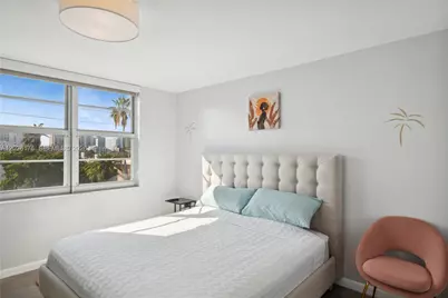 1020 Meridian Ave #401, Miami Beach, FL 33139 - Photo 15
