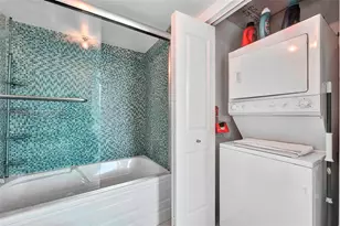 690 SW 1st Ct, Miami, FL 33130 - Photo 15