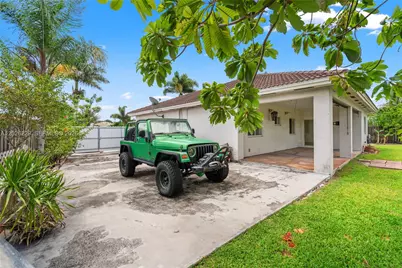 716 SE 12th Ter, Homestead, FL 33033 - Photo 11