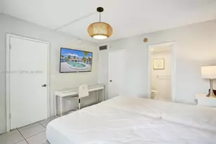 450 Paradise Isle Blvd, Hallandale Beach, FL 33009 - Photo 11