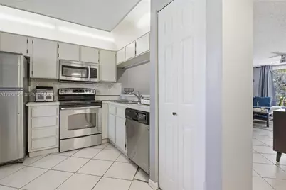 10451 W Broward Blvd #209, Plantation, FL 33324 - Photo 15