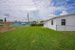 813 NW 6th Ave, Florida City, FL 33034 - Photo 9