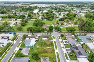 813 NW 6th Ave, Florida City, FL 33034 - Photo 7