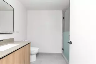 121 NE 5th St, Miami, FL 33132 - Photo 25