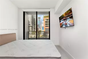 121 NE 5th St, Miami, FL 33132 - Photo 17