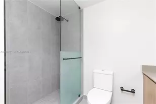 121 NE 5th St, Miami, FL 33132 - Photo 19