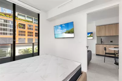 121 NE 5th St #510, Miami, FL 33132 - Photo 15