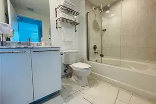 950 Brickell Bay Dr, Miami, FL 33131 - Photo 9