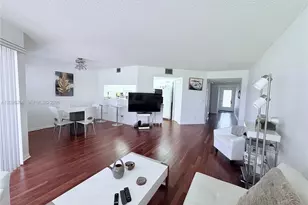 1300 SW 125th Ave, Pembroke Pines, FL 33027 - Photo 5