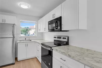 9601 Sunrise Lakes Blvd #106, Sunrise, FL 33322 - Photo 5