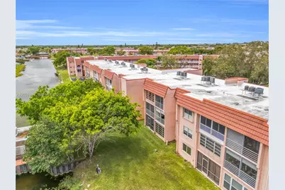 9601 Sunrise Lakes Blvd #106, Sunrise, FL 33322 - Photo 25