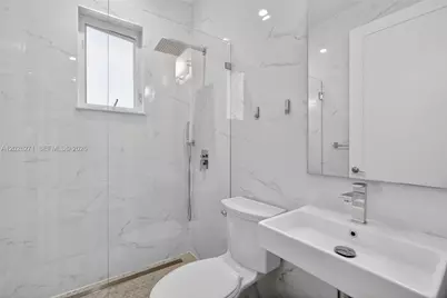 560 SW 6th Ave, Fort Lauderdale, FL 33315 - Photo 13