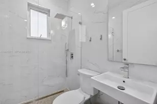 560 SW 6th Ave, Fort Lauderdale, FL 33315 - Photo 13
