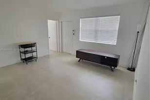 1052 SW 79th Ave, Miami, FL 33144 - Photo 13