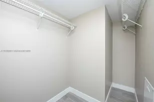 16385 Biscayne Blvd, North Miami Beach, FL 33160 - Photo 17