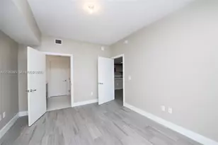 16385 Biscayne Blvd, North Miami Beach, FL 33160 - Photo 13