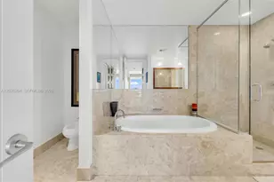 1425 Brickell Ave, Miami, FL 33131 - Photo 25