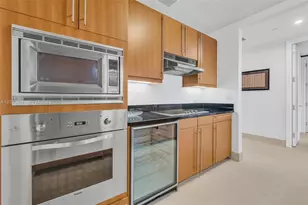 1425 Brickell Ave, Miami, FL 33131 - Photo 7