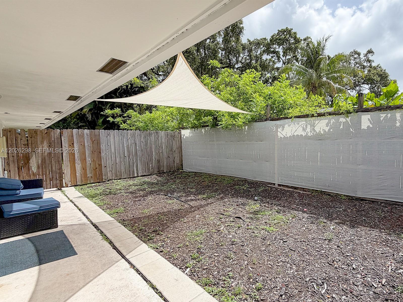 1827 SW 21st St main architectural view
