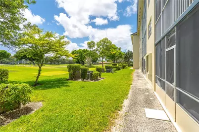900 SW 128th Ave #105D, Pembroke Pines, FL 33027 - Photo 27
