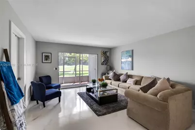 900 SW 128th Ave #105D, Pembroke Pines, FL 33027 - Photo 5