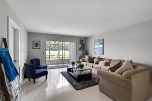 900 SW 128th Ave, Pembroke Pines, FL 33027 - Photo 5