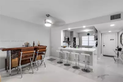 900 SW 128th Ave #105D, Pembroke Pines, FL 33027 - Photo 7