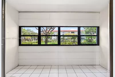 1400 SW 124th Ter #111Q, Pembroke Pines, FL 33027 - Photo 17