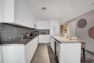 88 SW 7th St, Miami, FL 33130 - Photo 13