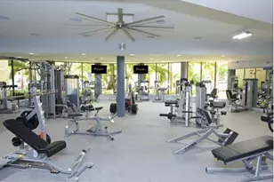9621 Fontainebleau Blvd, Miami, FL 33172 - Photo 5