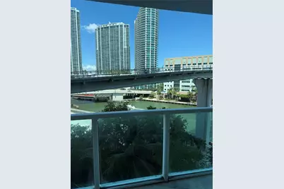 31 SE 5th St #705, Miami, FL 33131 - Photo 13