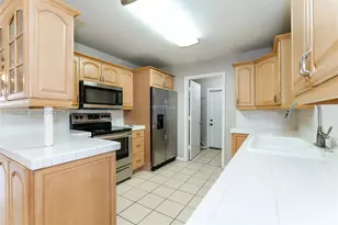 1389 Meadowbrook Dr, West Palm Beach, FL 33417 - Photo 5