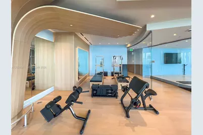 1000 Brickell Plz #2111, Miami, FL 33131 - Photo 15