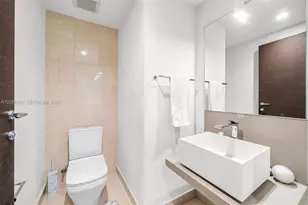 1000 Brickell Plaza, Miami, FL 33131 - Photo 5