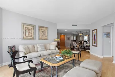 21205 Yacht Club Dr #2403, Aventura, FL 33180 - Photo 9
