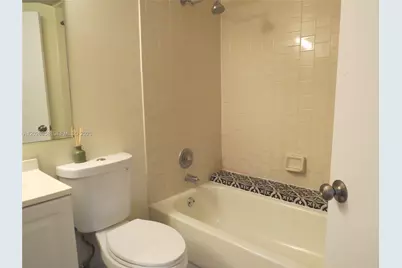 8290 Lake Dr #143, Doral, FL 33166 - Photo 9