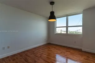 19501 W Country Club Dr, Aventura, FL 33180 - Photo 9