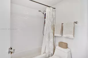 6767 Collins Ave, Miami Beach, FL 33141 - Photo 17